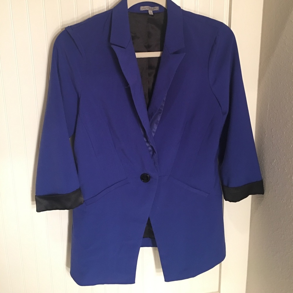 Stylish blue blazer